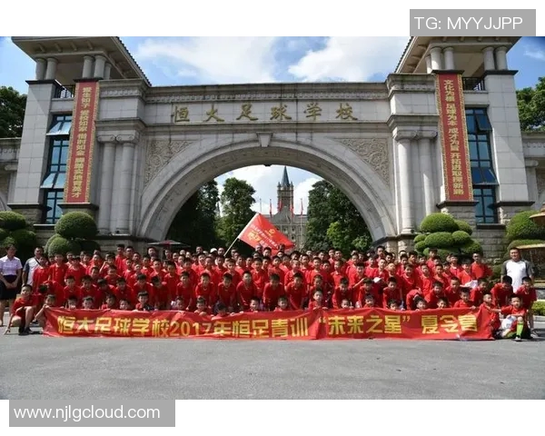 培养未来之星足球学校助力青少年成长与发展 培养未来之星足球学校助力青少年成长与发展